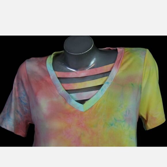 WHITE BIRCH V-NECK LADDER FRONT TEE GREEN PINK YELLOW TIE DYE SS TOP SIZE S NWOT - Picture 5 of 9